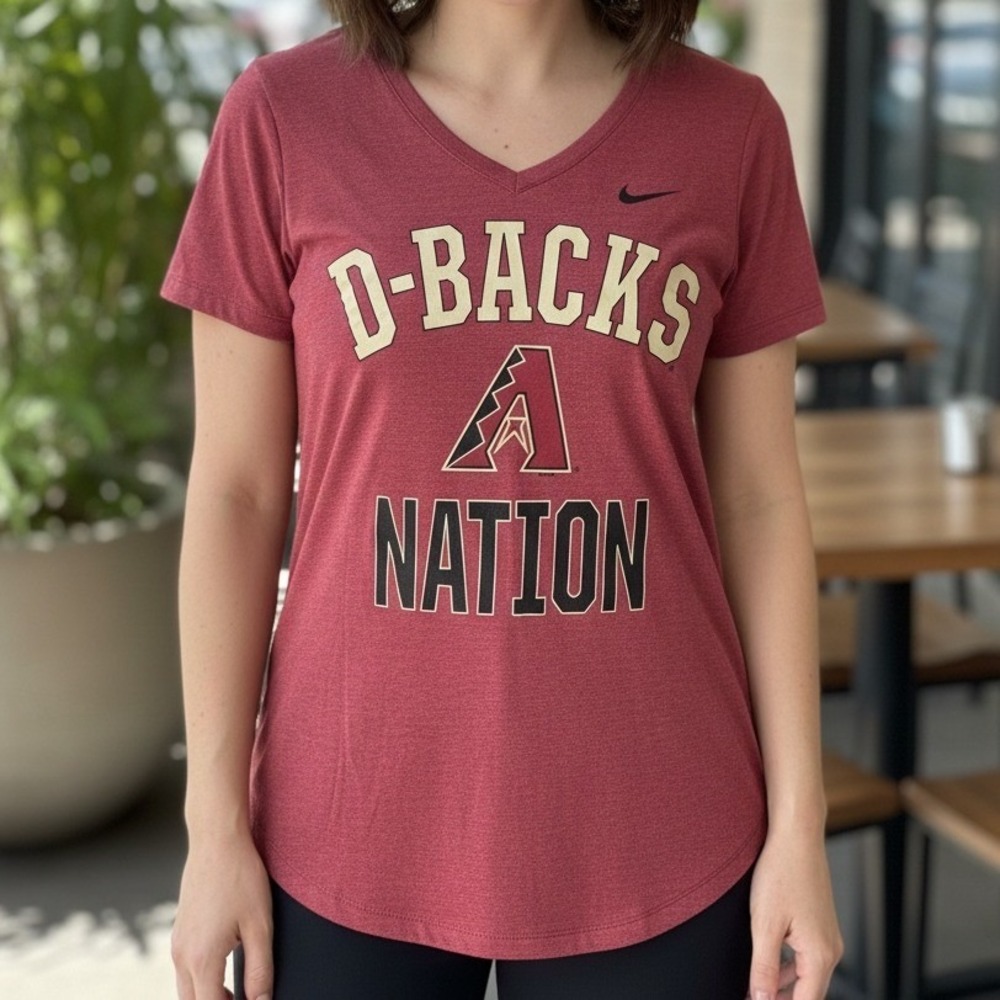Nike D-Backs Nation V-Neck T-Shirt Women's Medium‎ Red Athletic Fit Tee